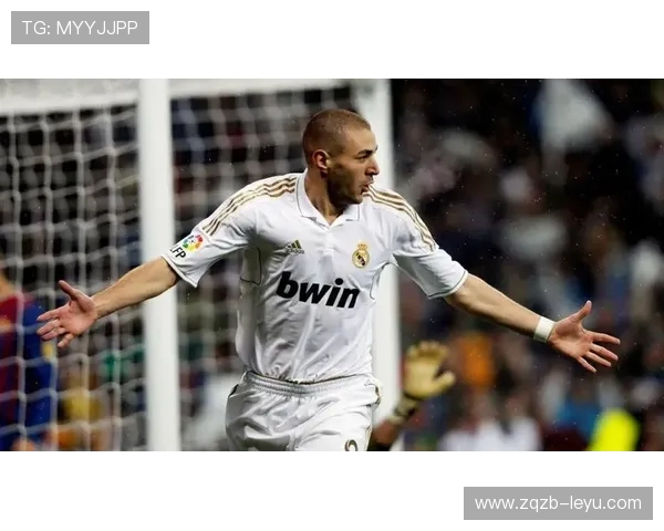 本泽马荣膺金球奖：法国前锋成就辉煌时刻